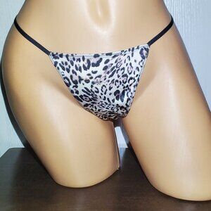 Victoria's Secret V-String Panties. New with Tags Size Large.
